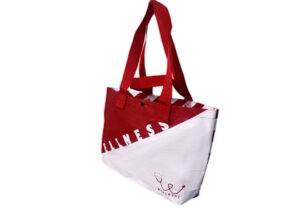 กระเป๋ากระสอบ AIA ทรงคางหมูสีแดงคาดขาว ทรงสวยเคลือบด้าน